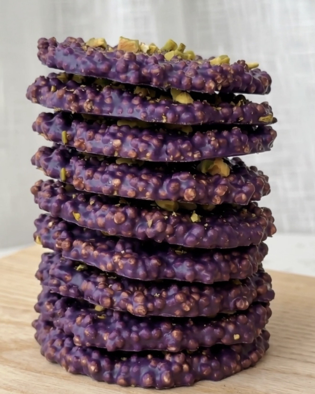 Ube Pistachio Quinoa Bites: Snack Viola Salutare Senza Cottura