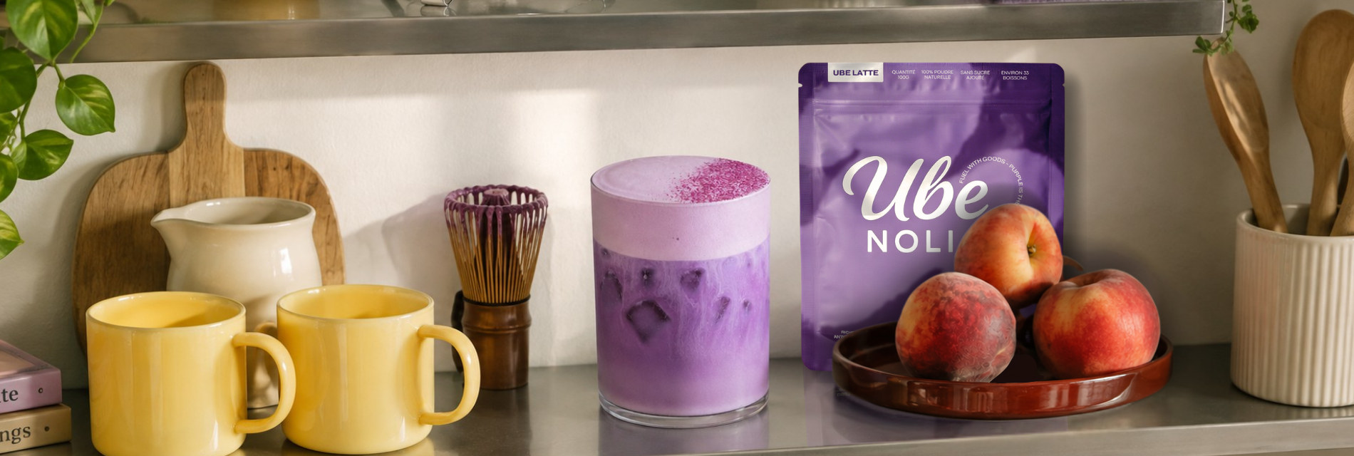 Ube Latte Ube Nolia con la busta di ube in polvere in cucina