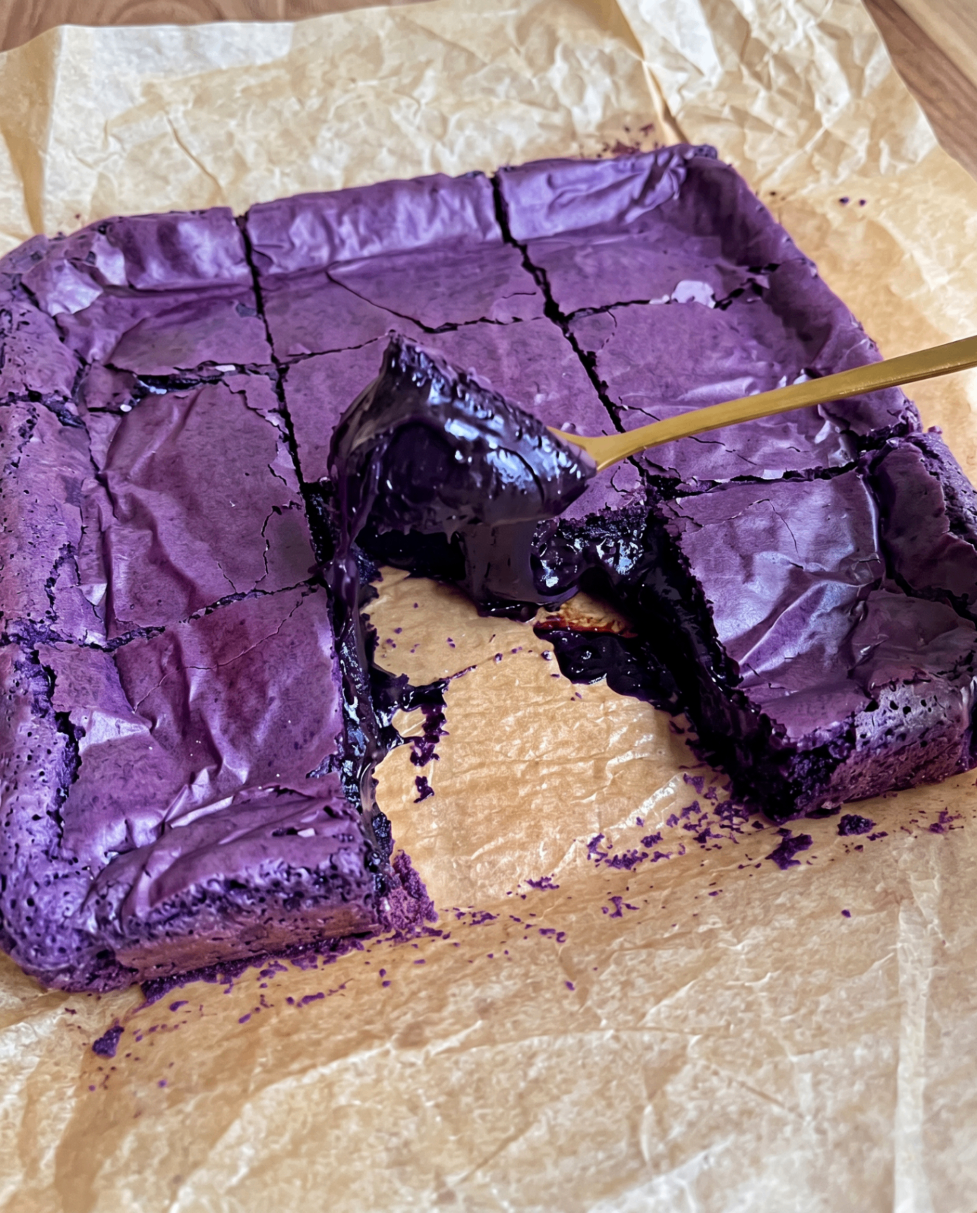 Gooey Ube Brownies: Ricetta al Cioccolato Bianco Fuso