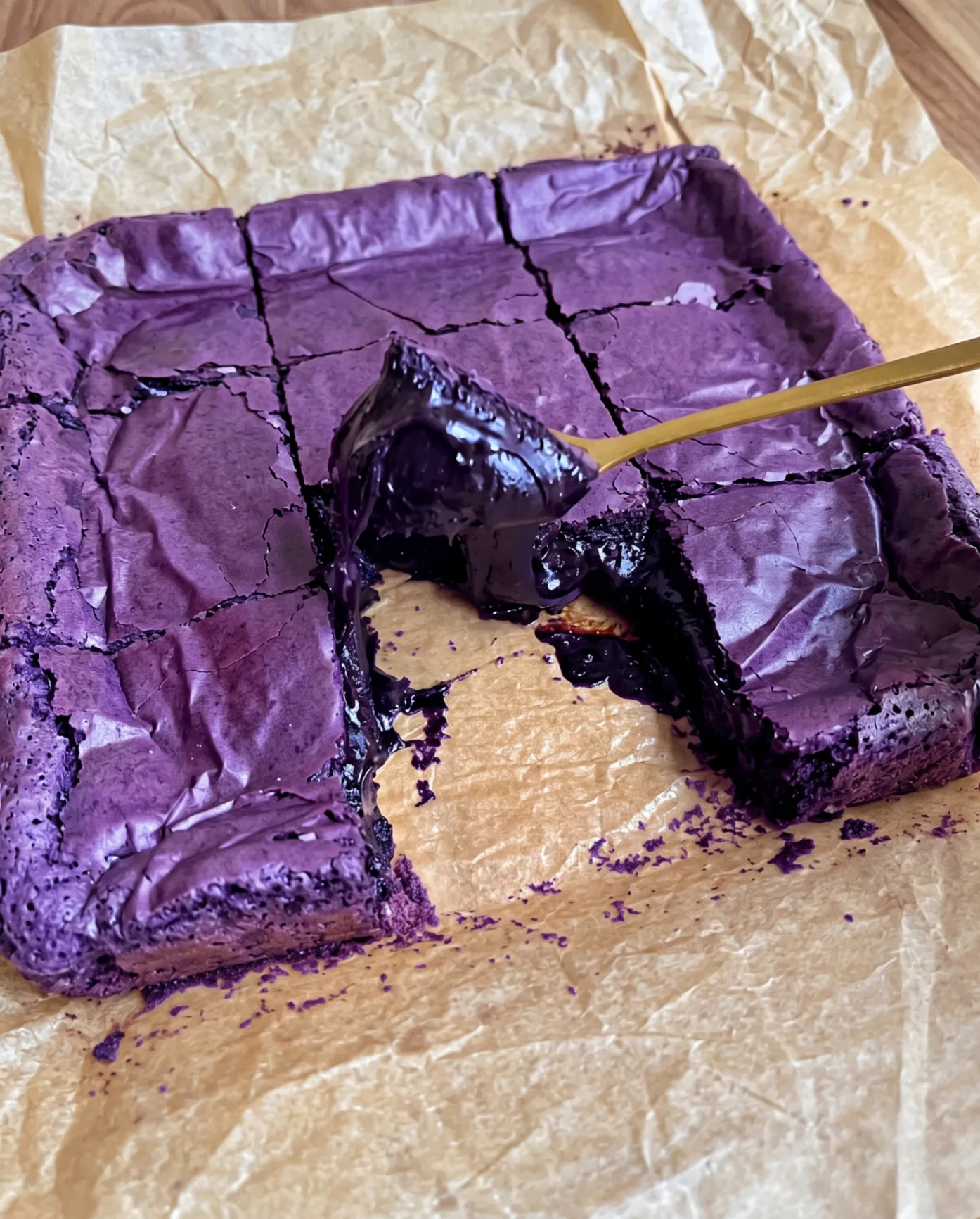 Brownies ube – ricetta brownies di igname viola super fudgy con cioccolato bianco | Ube Nolia